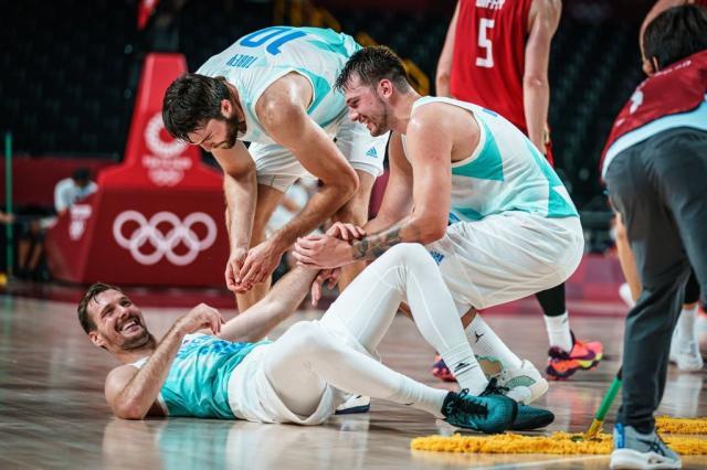 1627966033982059016.jpg E71lk_VVIAUEHaT (1).jpg